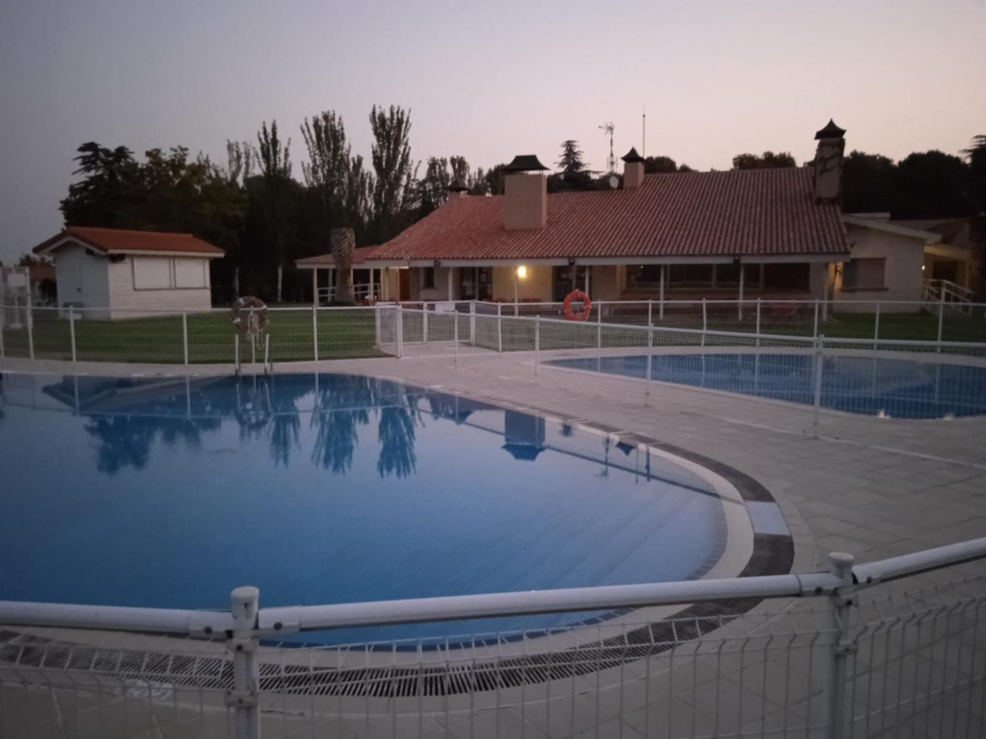 Albergue Zaragoza Camping Экстерьер фото